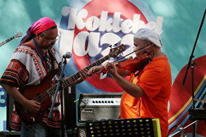 Фелікс Лахуті & UniversaLove виступають на фестивалі Koktebel Jazz Party